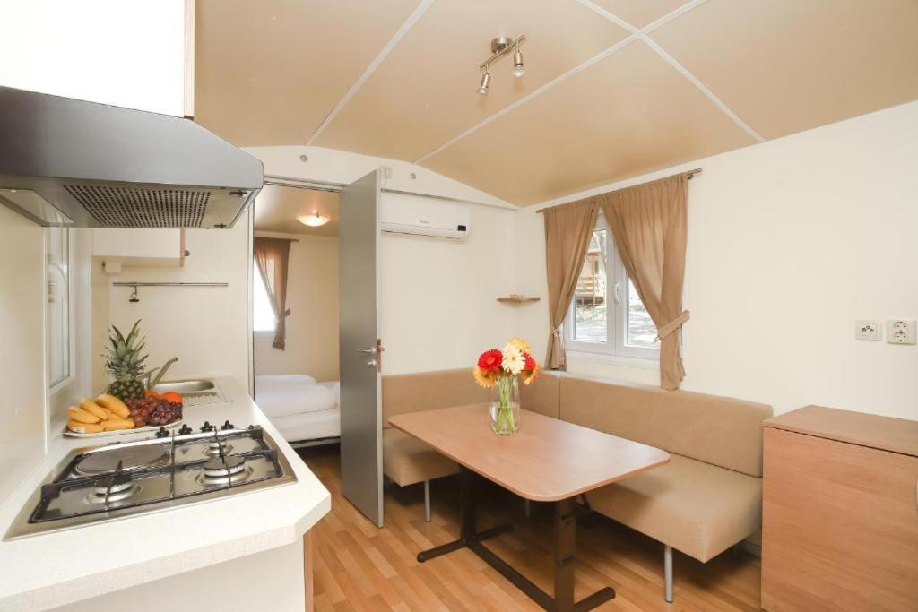 Mobile Homes&Bungalows Basko Polje Baška Voda Zewnętrze zdjęcie